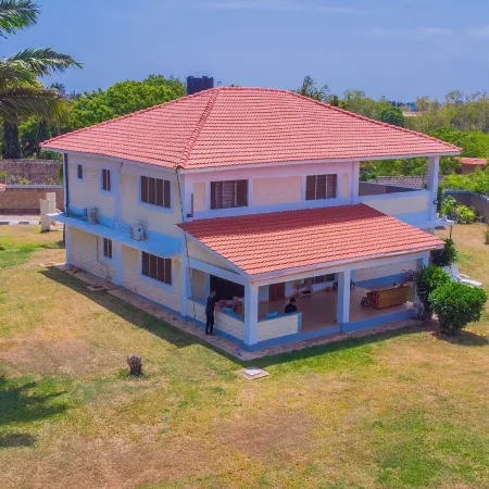 Doric Cottages Diani