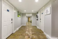 คานาล เอ็กซ์เพรส รูมส์