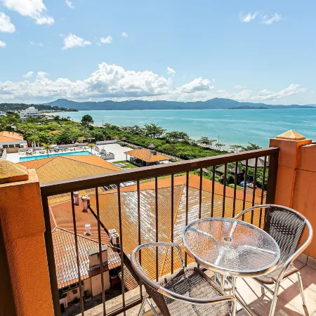 Ocean View Studio in a Beachfront Resort Jbv433