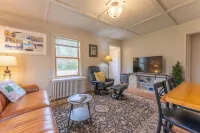 Camp Street Haven: 2-Bedroom Peaceful Getaway