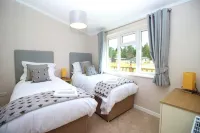 Hollicarrs - Bumblebee Lodge