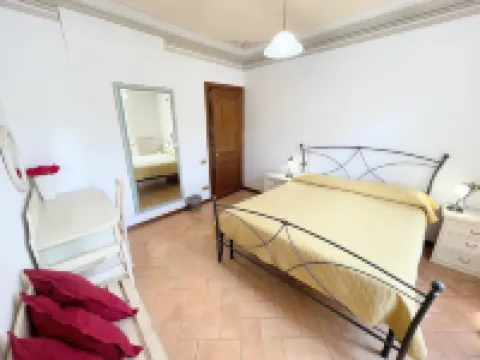 中央斯波萊託公寓帶大陽台有景觀