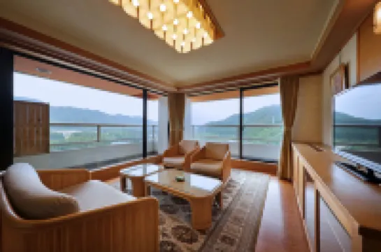 โรงแรมซันไชน์ คินุกาวะ