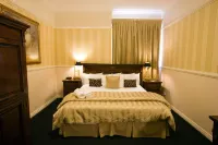 Redearth Boutique Hotel