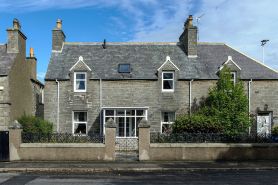 Charming Townhouse on North Coast 500 Route, Wick