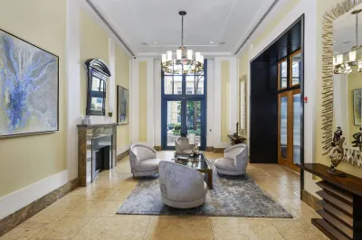 Beautiful 2Br Condo at Pentagon City Hotels in 