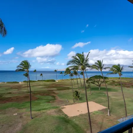 Elegant Penthouse Oceanfront Vistas