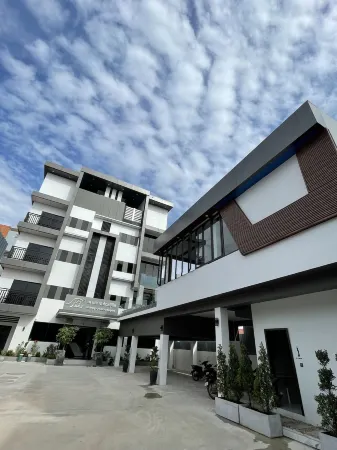 A&J Kampot Boutique Отели рядом с достопримечательностью «Wat Traeuy Kaoh»