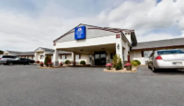 Americas Best Value Inn and Suites Thief River Falls Hotels in Thief River Falls