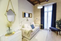 One&Lux Byron Suites