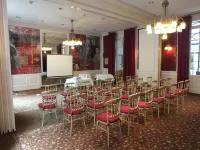 Best Western Premier Grand Monarque Hotel  Spa Hotel di Luce