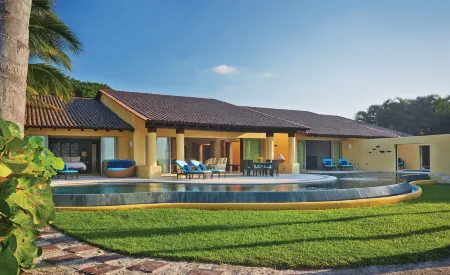 Four Seasons Resort Punta Mita