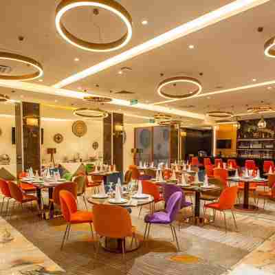 Hôtel Fleur de Lys Point E Dining/Meeting Rooms