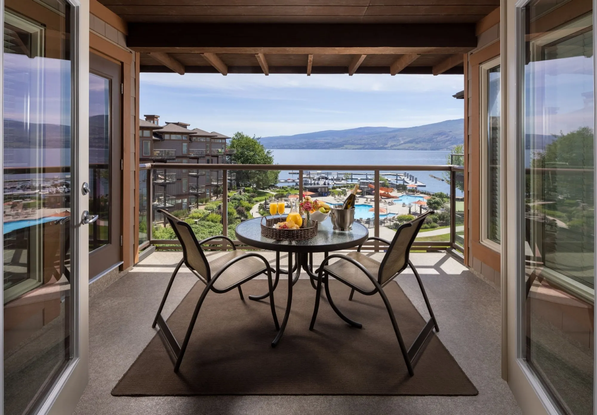 The Cove Lakeside Resort Zimmer Photos