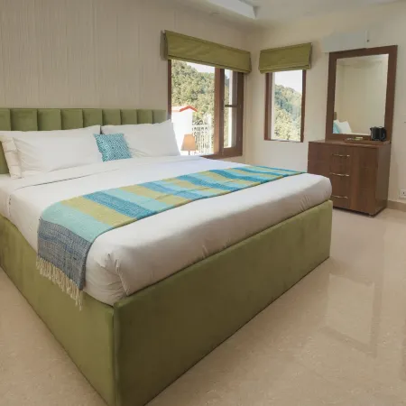 Oakwood Forest Retreat