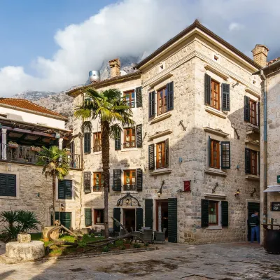 Hotel Monte Cristo Hotels near Kotor Old Town View