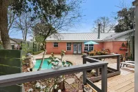 Village Oasis - parking