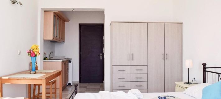 Ostria's House Hoteles en Elios Proni