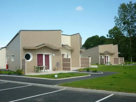 Hôtel les Voisins Beaucemaine Отели в г. Плёк-сюр-Лье