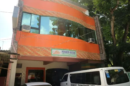 Miles Pension House Отели рядом с достопримечательностью «Cebu Ferries Corporation - AATC Pier»