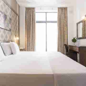 Alexandra Hotel Rooms