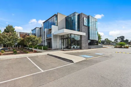 Quality Hotel Taylors Lakes