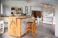 Qambathi Mountain Lodge - bar