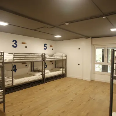 Bilbao Metropolitan Hostel by Bossh Hotels Các khách sạn gần Cung thể thao Bilbao Arena