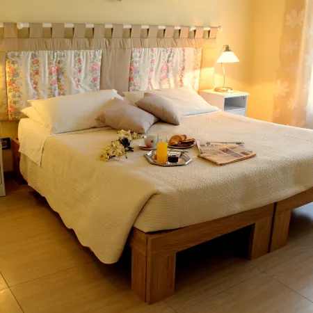 Eremes Rooms & Apartments