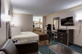 Deluxe Inn - Fayetteville I-95