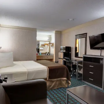 Deluxe Inn - Fayetteville I-95