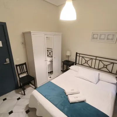 Pension Perez Montilla Các khách sạn gần Bảo tàng Casa de Murillo