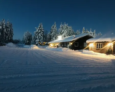 セッテローセン ヒター & キャンピング トリシルのホテル