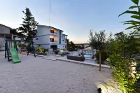 Mediterraneo Garden Apartments