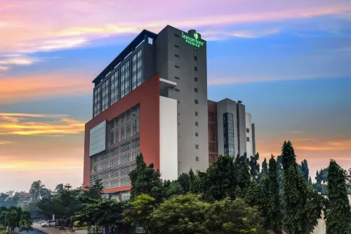 Lemon Tree Premier, Bhubaneswar - parking