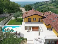 Agriturismo Acinatico Wine Relais Hotels in Fumane