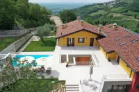Agriturismo Acinatico Wine Relais Hôtels à : Fumane