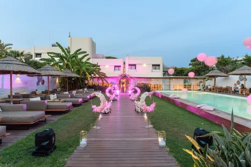 Cumeja Beach Club & Hotel