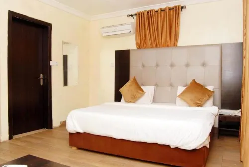 West 11 Luxury Hotels in Ikoyi I