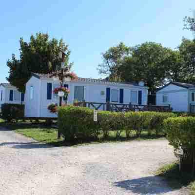 Camping le Pontis Hotel Exterior