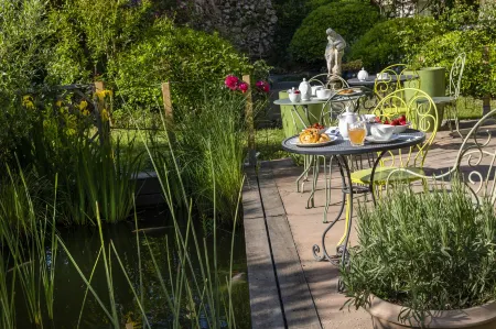 Château de Siran - Hôtel & Spa Отели в г. Сиран