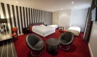 The Originals Boutique la Maison Rouge Lens Ouest Hotels in Noeux-les-Mines