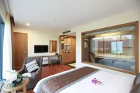 Muong Thanh Holiday Con Cuong Hotel - С бассейном