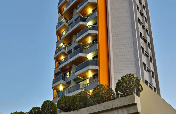 阿拉薩廣場酒店