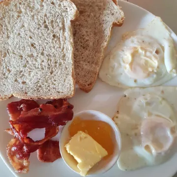 Guanna's Place Room and Resto Bar