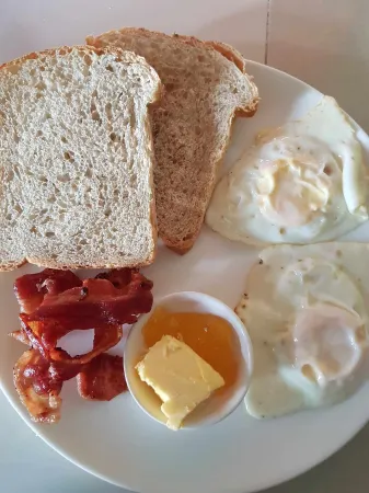 Guanna's Place Room and Resto Bar