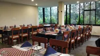 Rhino Land Jungle Lodge Hotels in Sauraha