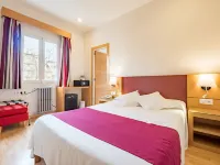 Hotel Amic Colon Các khách sạn gần Quảng trường Placa Major
