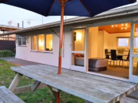 Waikanae Beach Motel Hotels in Gisborne