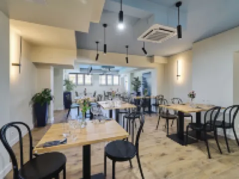 โรงแรม ฮาโล โทรุน โรงแรมในทัวรูน